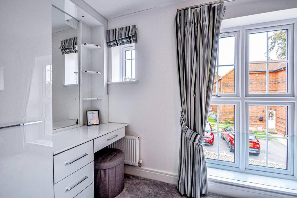 Entire House Sleeps 8 Near The River Thames Maidenhead Ngoại thất bức ảnh