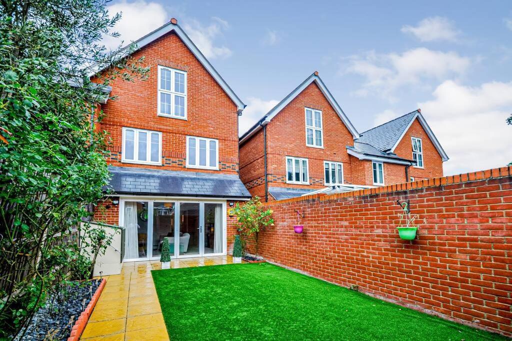 Entire House Sleeps 8 Near The River Thames Maidenhead Ngoại thất bức ảnh