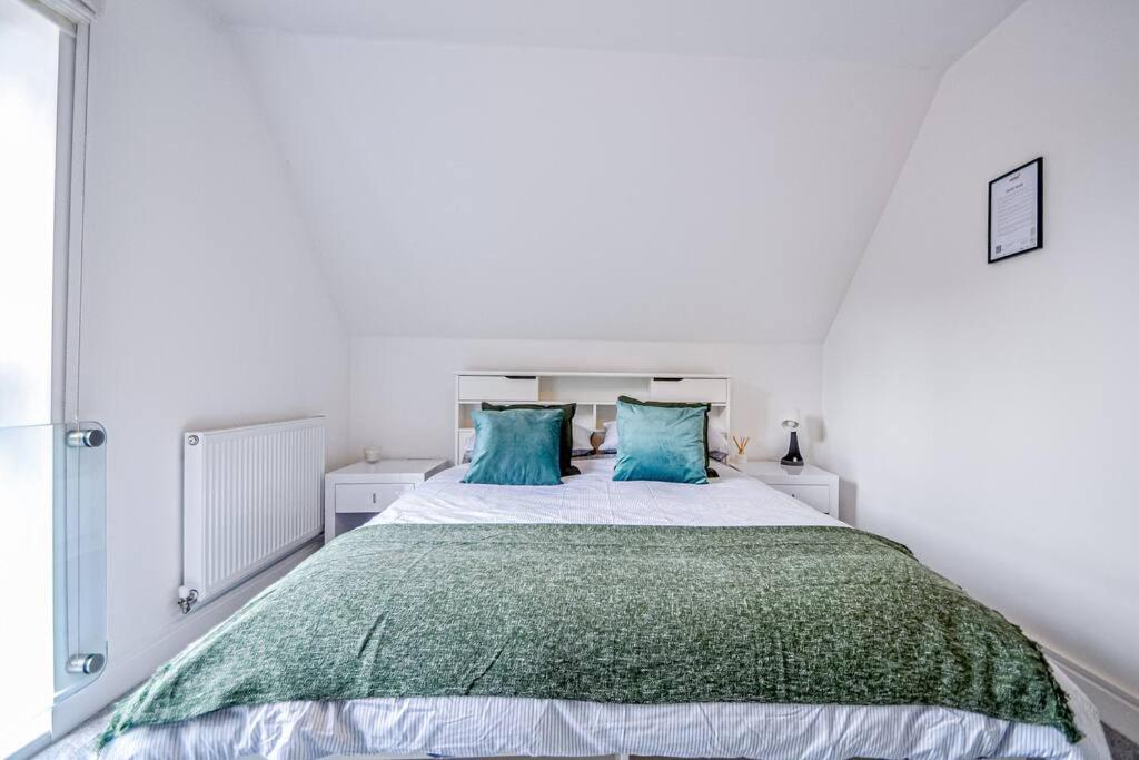 Entire House Sleeps 8 Near The River Thames Maidenhead Ngoại thất bức ảnh
