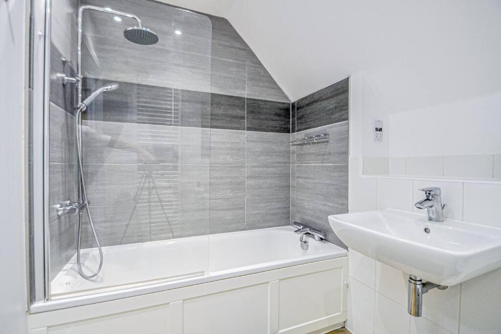 Entire House Sleeps 8 Near The River Thames Maidenhead Ngoại thất bức ảnh